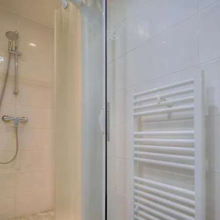 Apartment 4 Pieces Moderne Apercu A3b57 Cannes